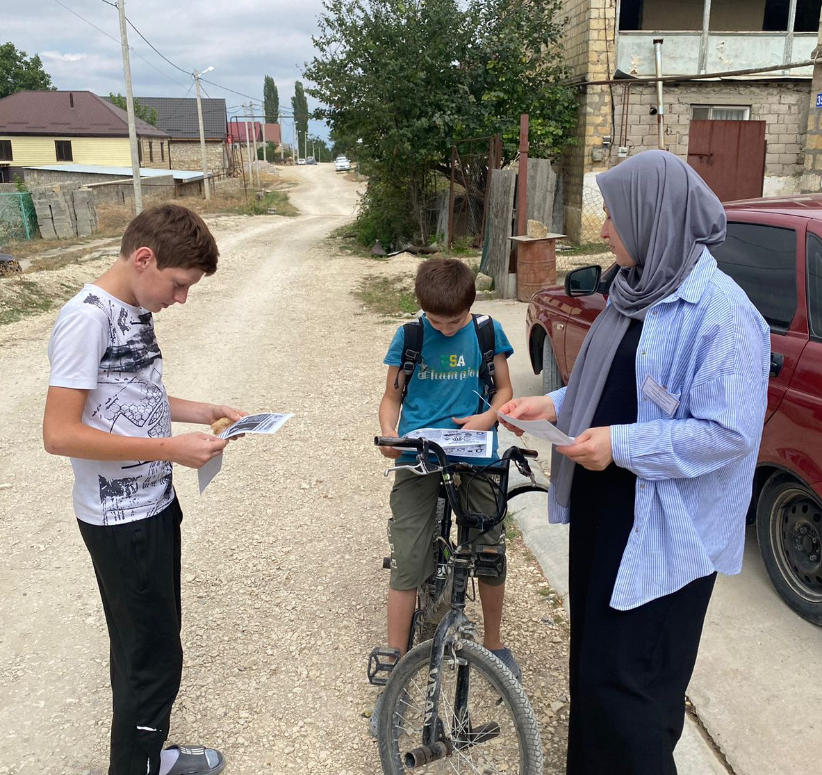 Специалист по работе с семьей провела беседу среди подростков и подопечных на тему "мы против терроризма"